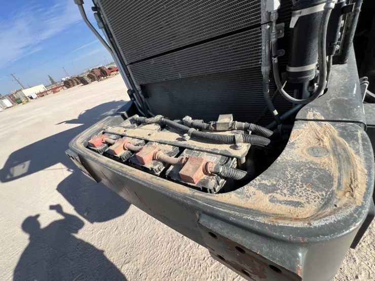 2016-challenger-mt965e-image-39