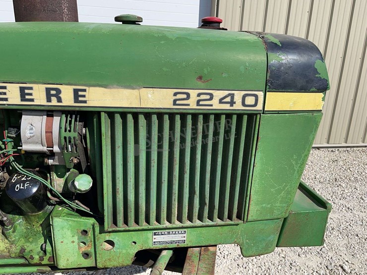 john-deere-2240-image-14