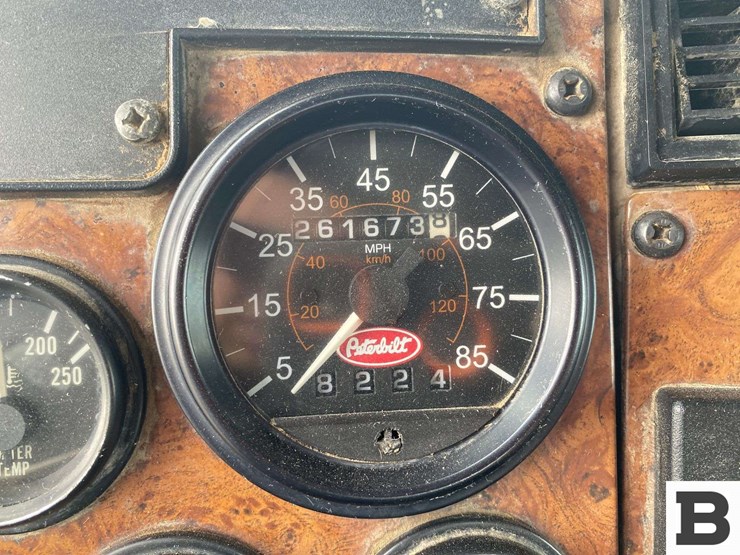 2003-peterbilt-330-image-35