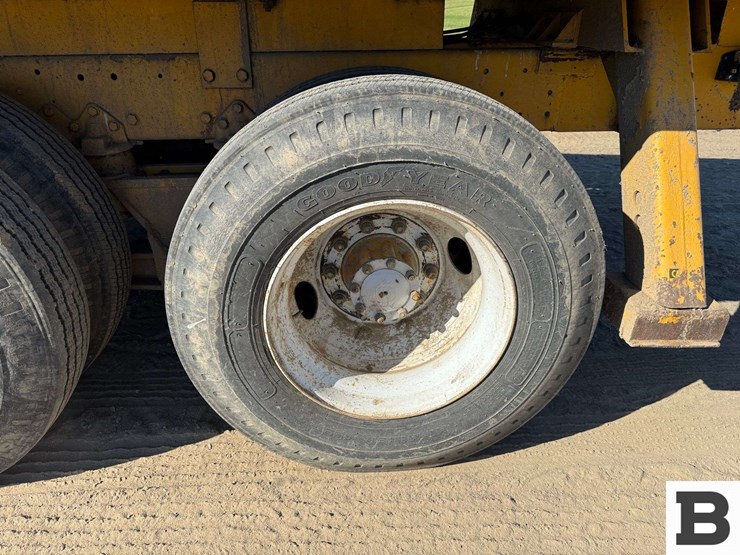 1969-mack-boom-truck-image-25