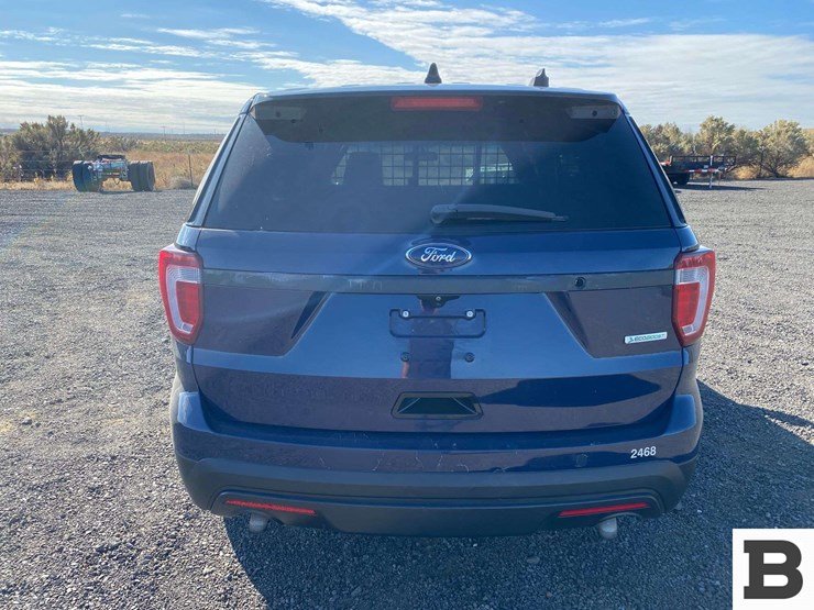 2017-ford-explorer-image-4