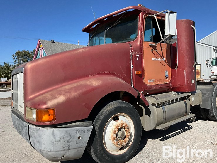 1990-international-9400-image-9