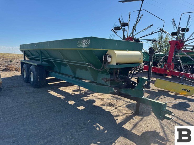 g&r-ag-products-compost-spreader-image-2