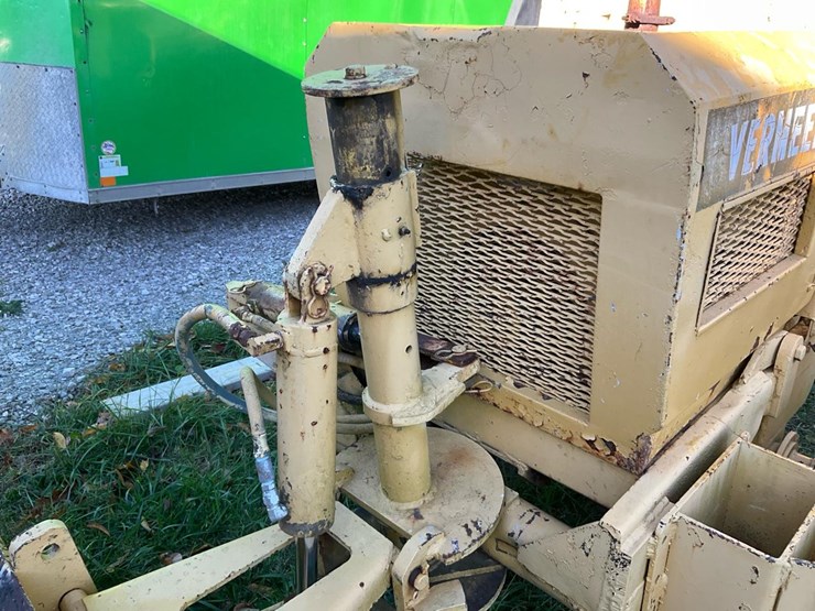 #1365-•-vermeer-m-460-ride-on-trencher-image-12