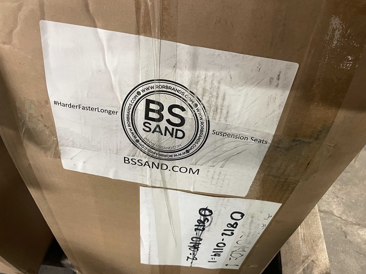 #8621-•-new-can-am-seat-(f)-image-10