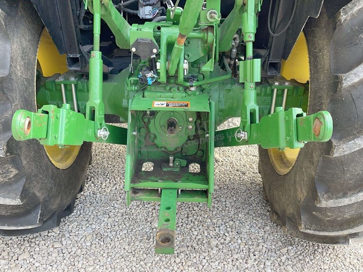2022-john-deere-5065e-image-31