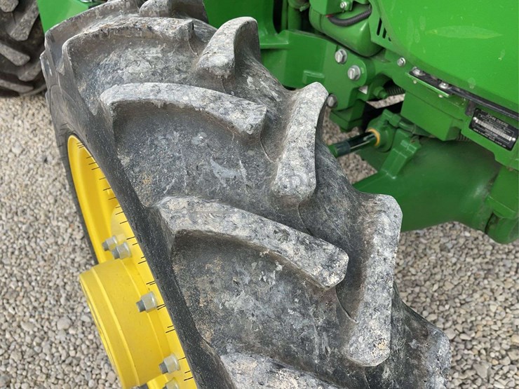 2022-john-deere-5065e-image-18