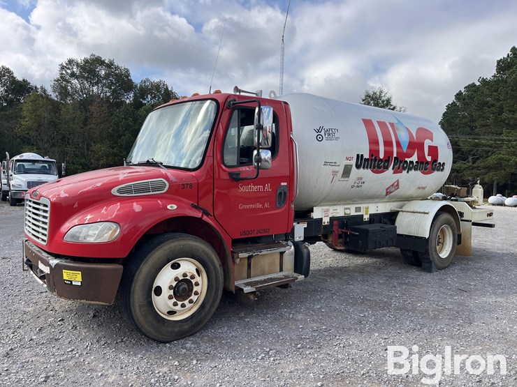 2014-freightliner-m2-106-s/a-propane-delivery-truck-image-1