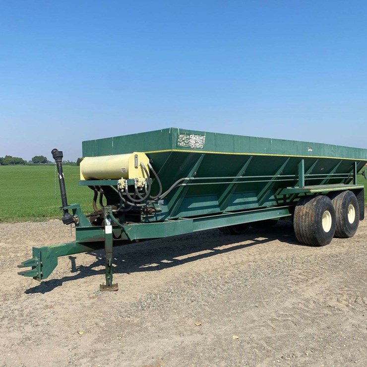 G&R Ag Products Compost Spreader