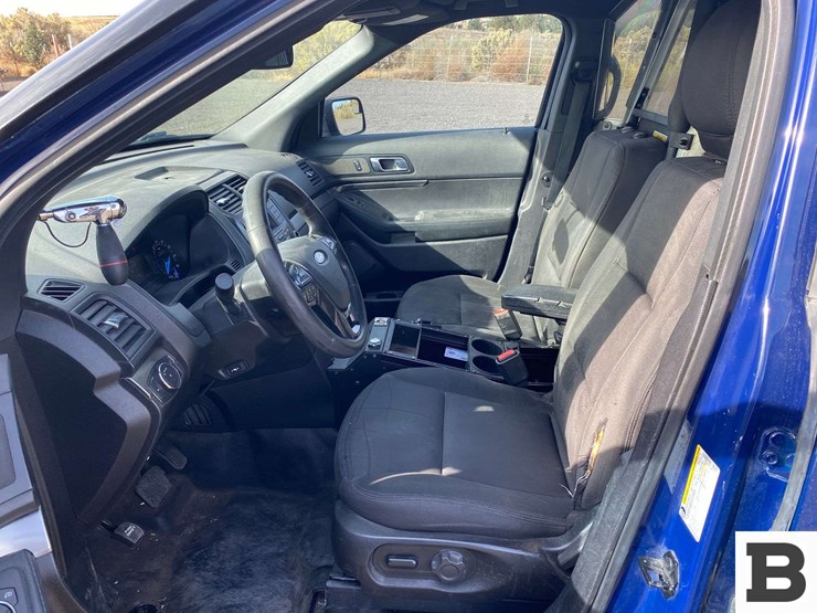 2018-ford-explorer-image-22