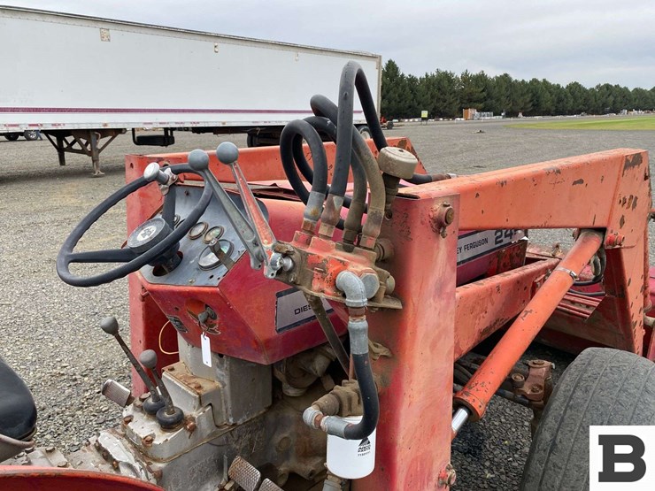 1976-massey-ferguson-245-image-27