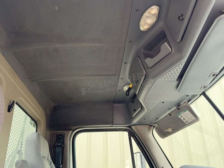 2012-freightliner-cascadia-113-image-62