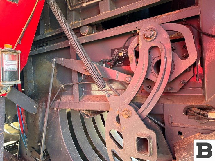 2012-massey-ferguson-2190-image-46