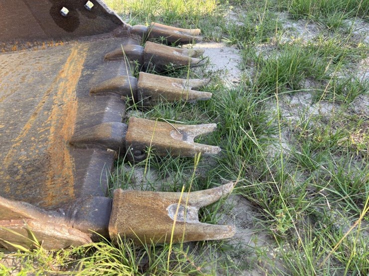 komatsu-pc228us-lc-image-16