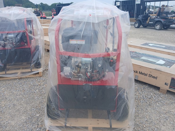 #21943-•-2025-magnum-4000-series-gold-hot-pressure-washer-image-3