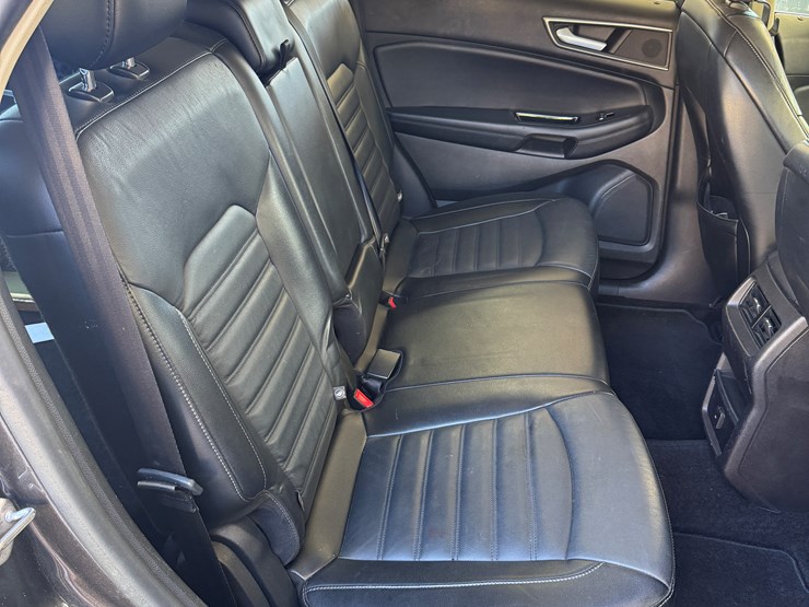 2015-ford-edge-image-6