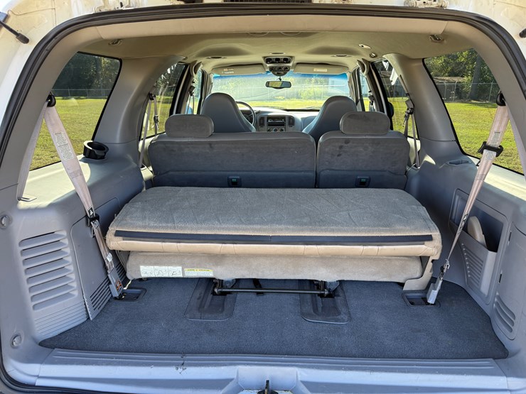 2002-ford-expedition-image-15