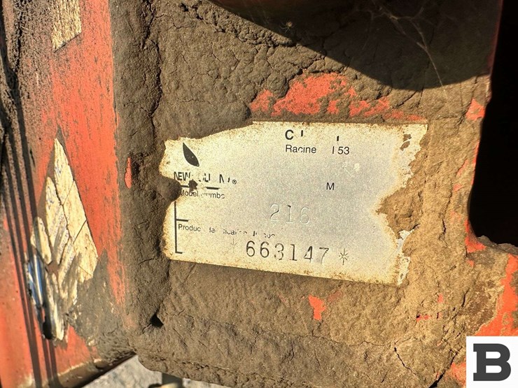 new-holland-216-image-12