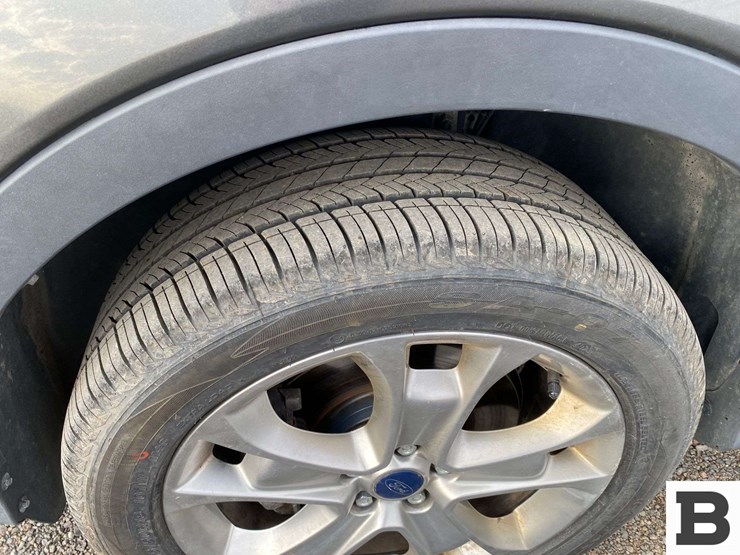 2015-ford-escape-image-11