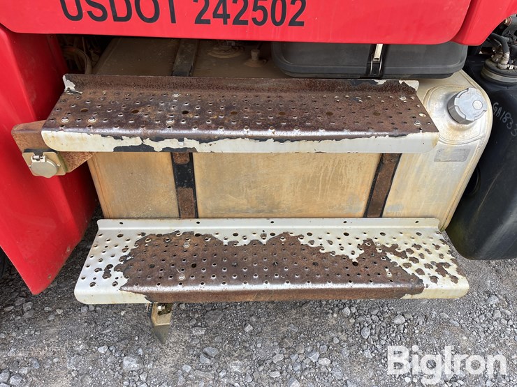 2014-freightliner-m2-106-s/a-propane-delivery-truck-image-11