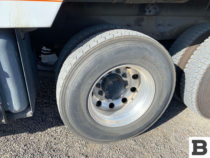 2017-mack-granite-gu713-image-38