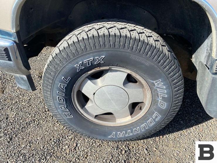 1993-gmc-suburban-image-10