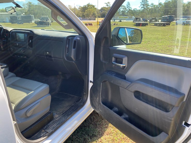 2018-chevrolet-silverado-image-18