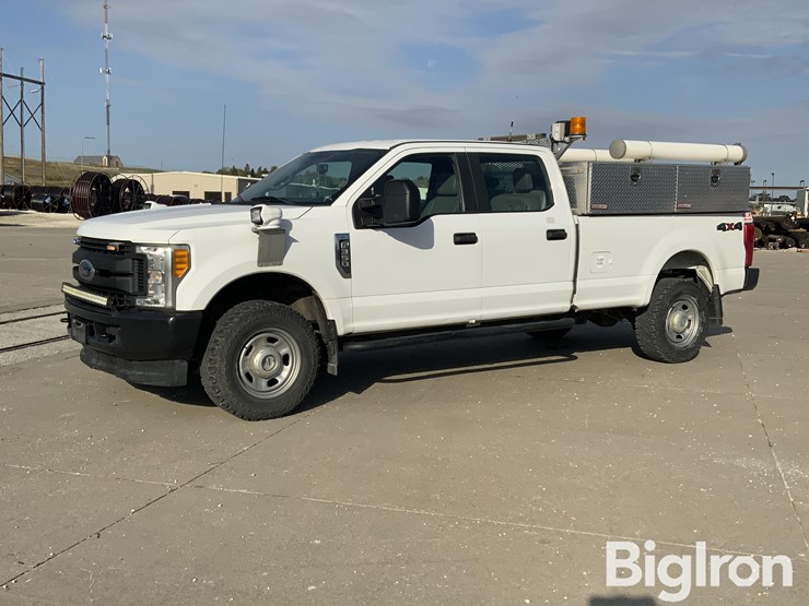 2017-ford-f350-xl-image-1