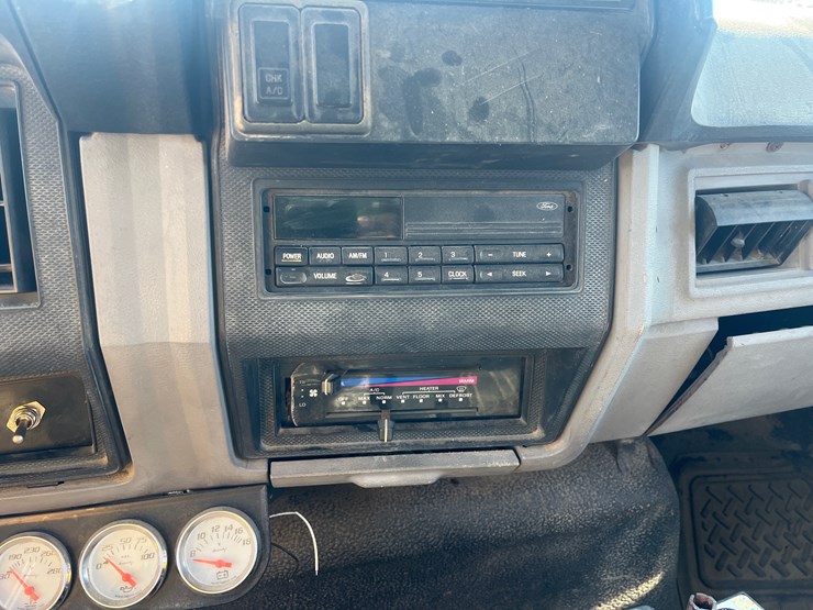 #107-•-1994-ford-33000-dump-truck-image-15