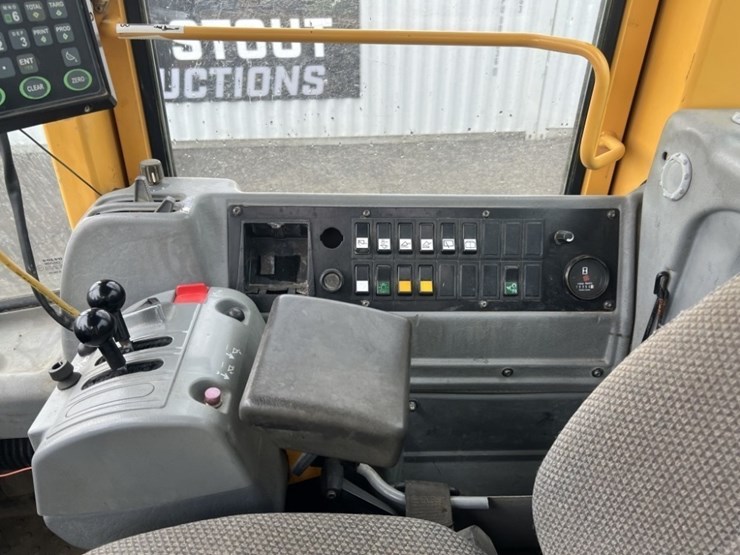 2003-volvo-l220e-image-30