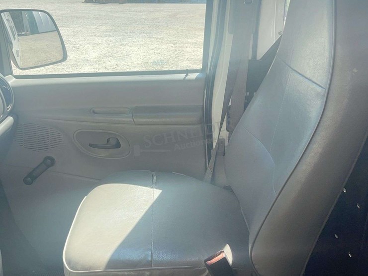 1998-ford-e150-image-33