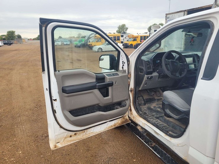 2017-ford-f150-xl-image-6