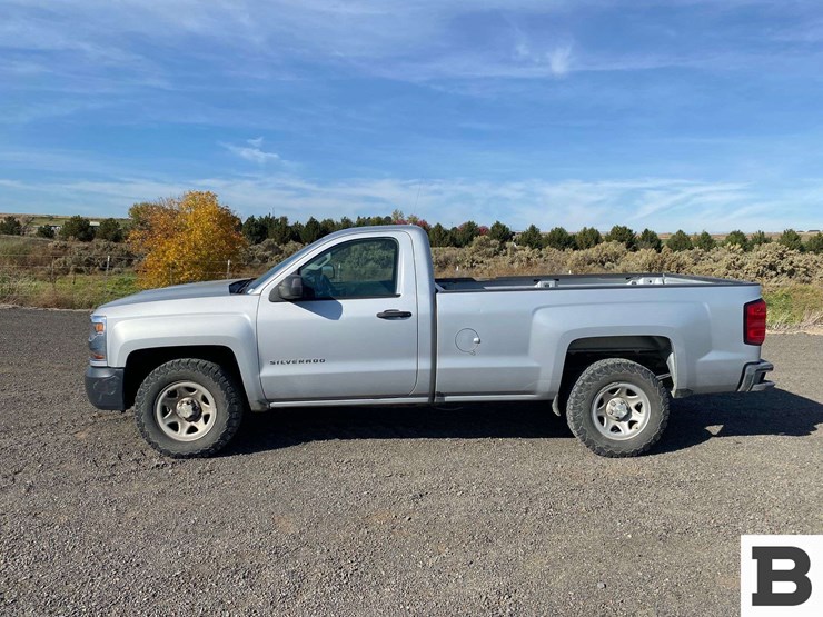 2017-chevrolet-silverado-1500-image-2