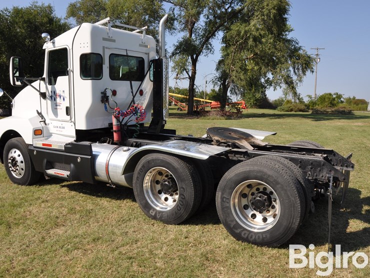 2003-kenworth-t600-image-7