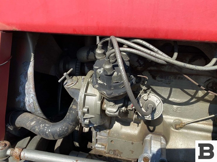 1971-massey-ferguson-135-image-14