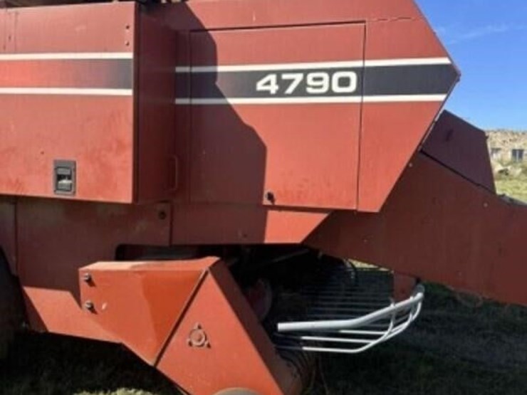 hesston-4790-image-12