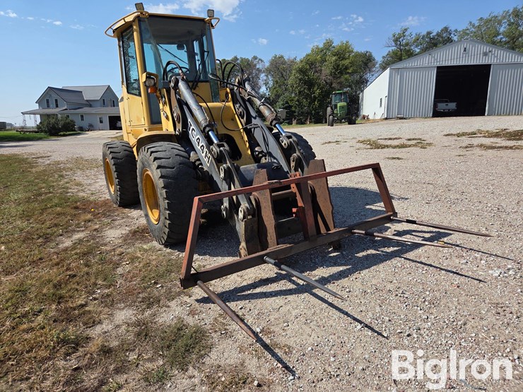 1997-deere-tc44h-image-3