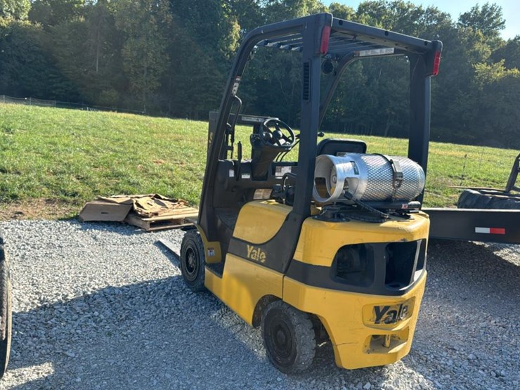 #1354-•-yale-forklift-image-10