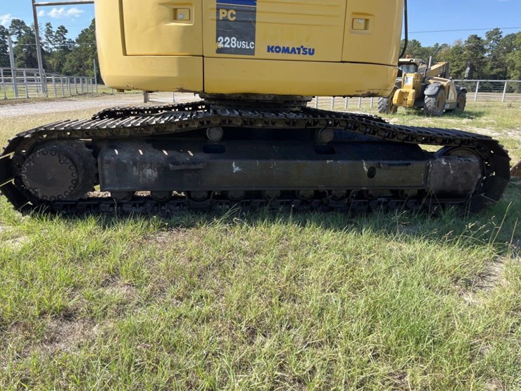 komatsu-pc228us-lc-image-77