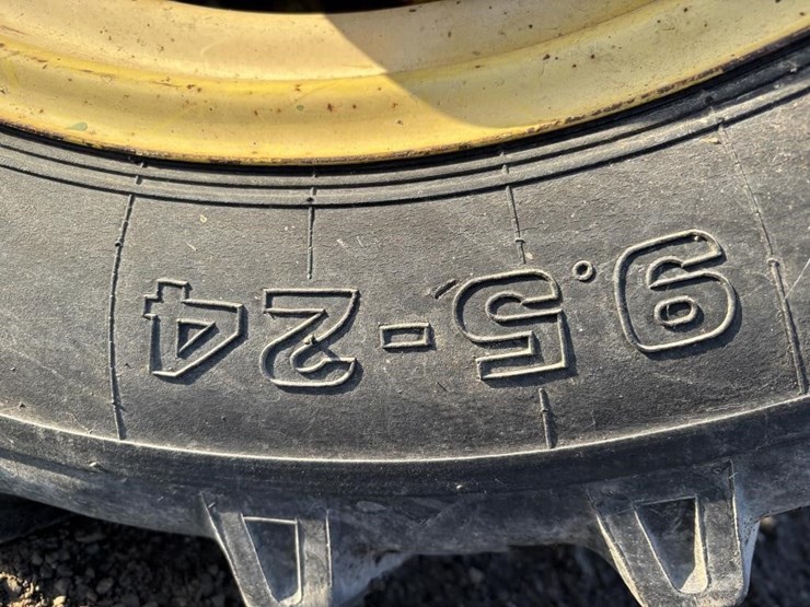 1981-john-deere-750-image-18