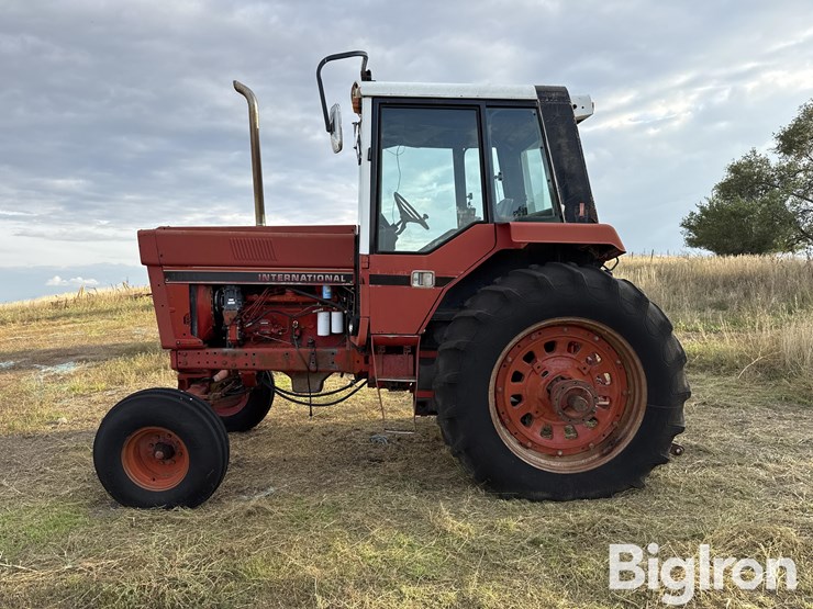 1976-international-1086-image-8