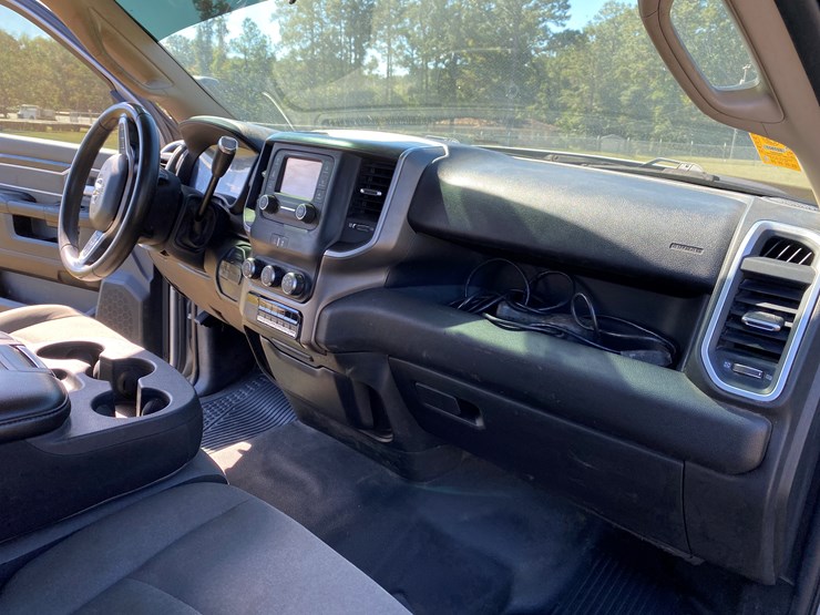 #19-•-#117-•-2020-ram-5500-rolloff-truck-image-26