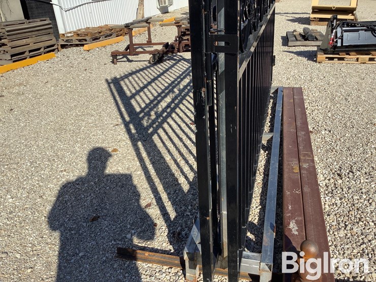 115"-steel-gates-image-12