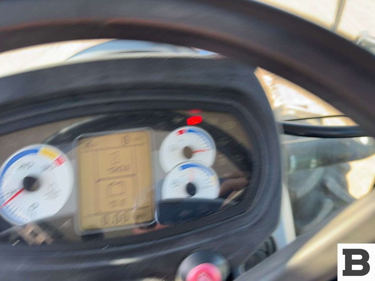 2014-new-holland-t4.105-image-64