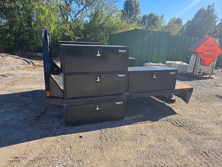 #22362-•-contract-manufacturer-pickup-truck-bed-image-4