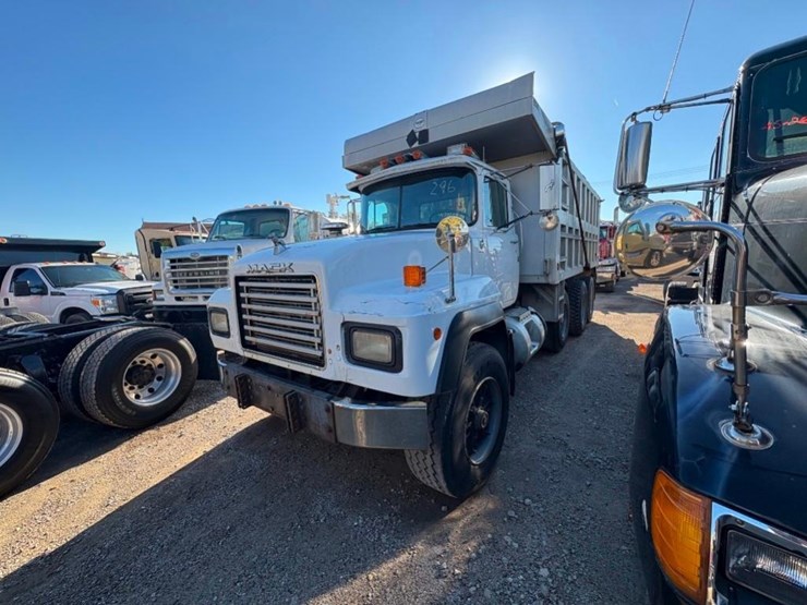 1994-mack-rd688s-image-2