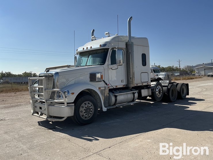 2016-freightliner-coronado-132-image-1