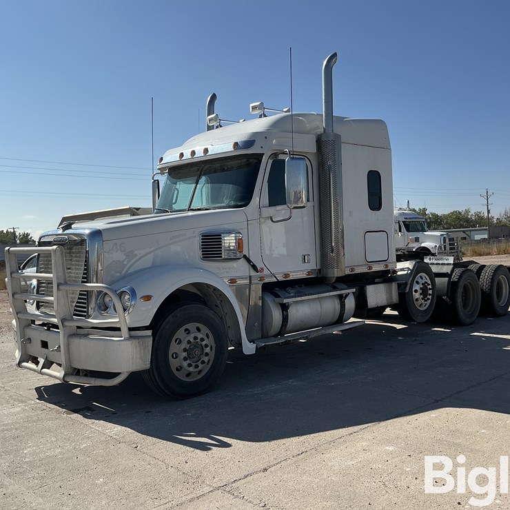 2016 FREIGHTLINER CORONADO 132