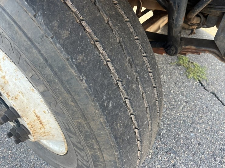 2011-international-7600-image-142