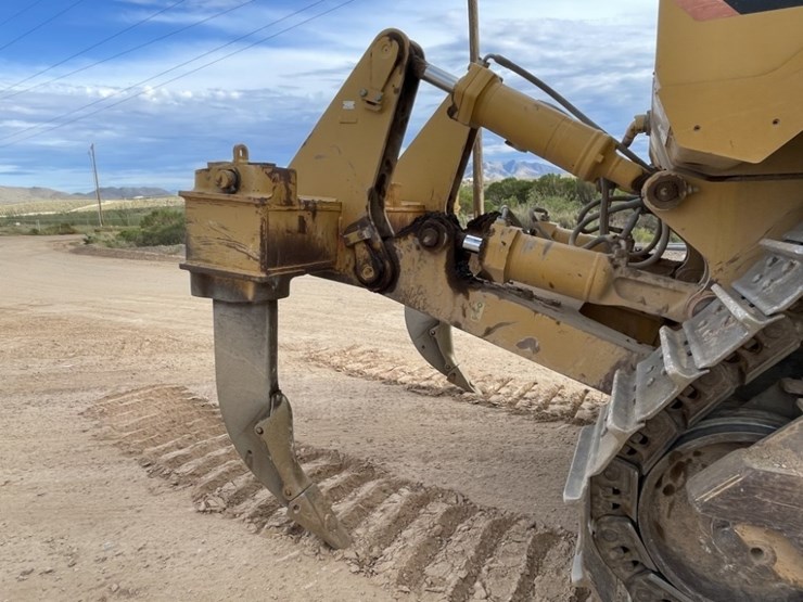 2017-caterpillar-d8t-image-29